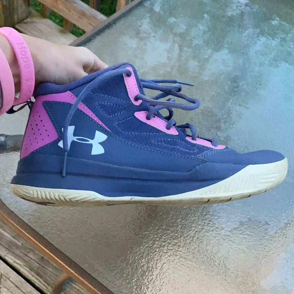 Under Armour Basketball Shoes - Picture 3 of 7